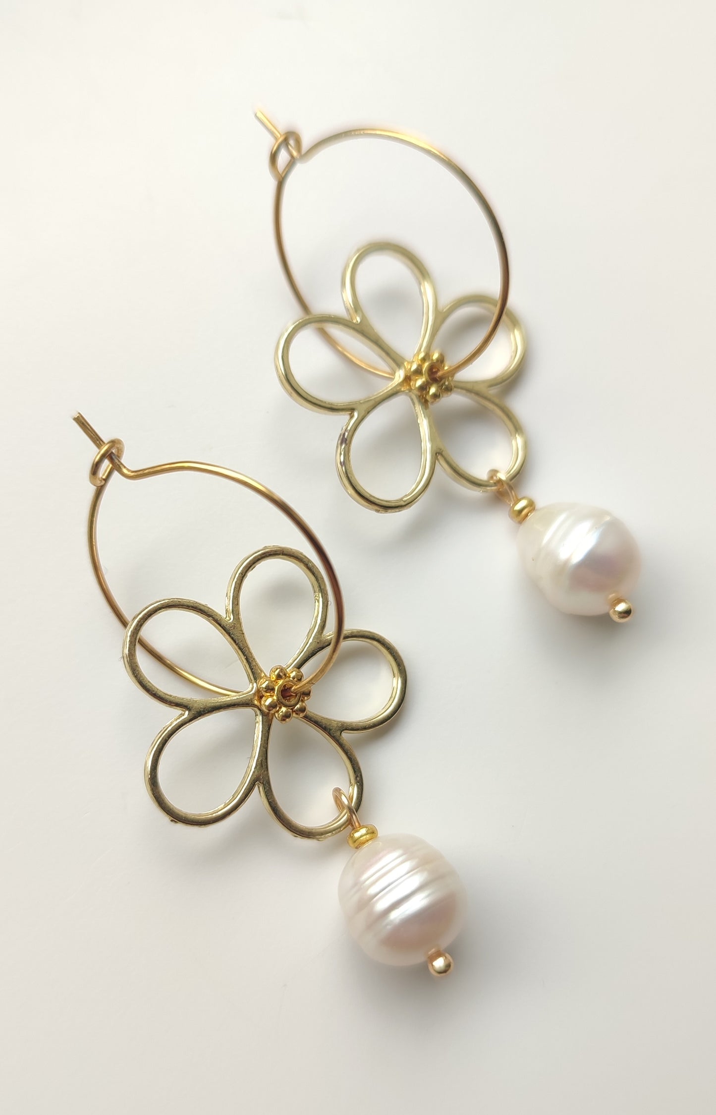 Daisy Pearl Earrings