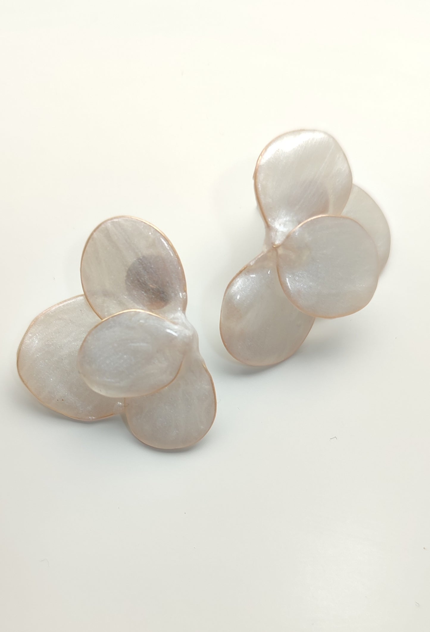 White Flower Resin Earrings