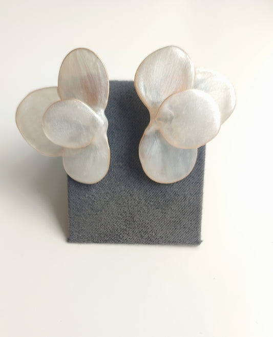White Flower Resin Earrings