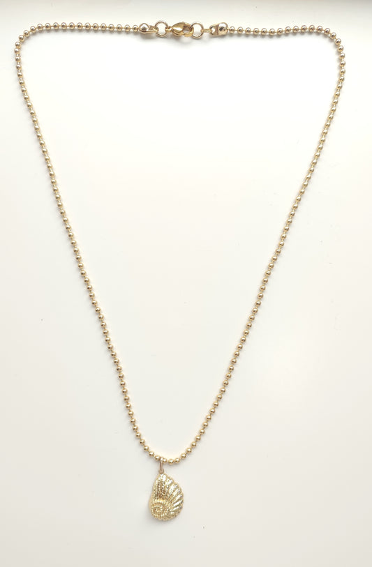 Shell Pendant Ball Necklace