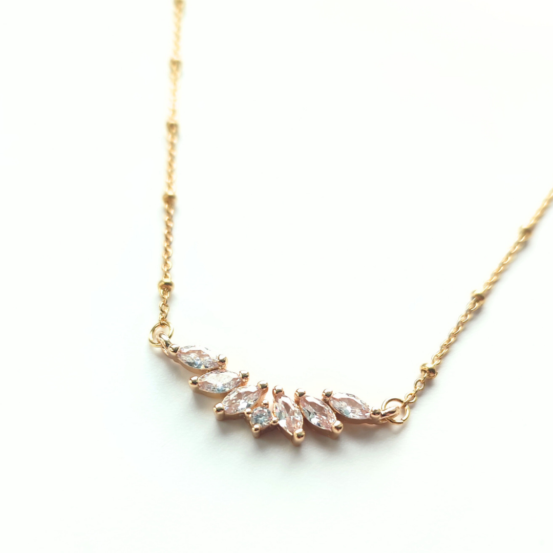 Simplistic Leaf Design Necklace