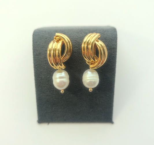 Twisted Pearl Earrings
